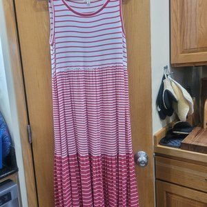 Max Studio Red & Off-White Striped Scoop-Neck Sleeveless Midi Dress Small EUC